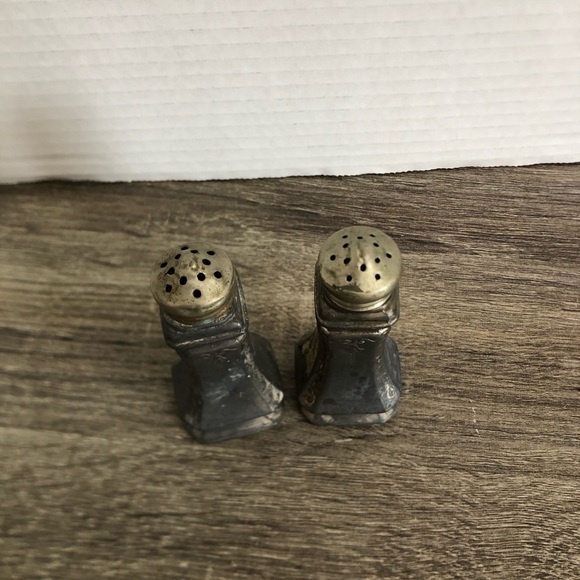 Vtg Silver Plate Salt and Pepper - Picture 4 of 9